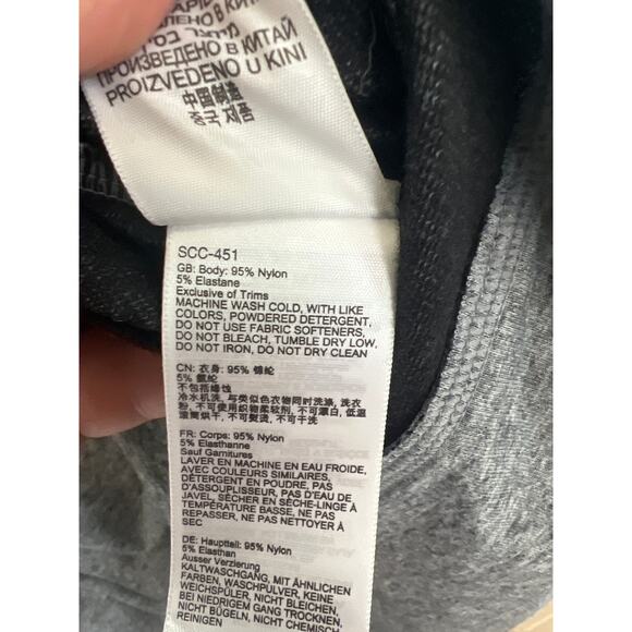 Marmot size medium pullover sweatshirt top with pockets - Picture 4 of 4